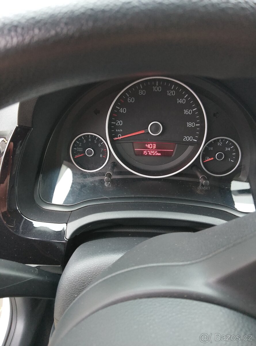 Prodám VW UP - 6