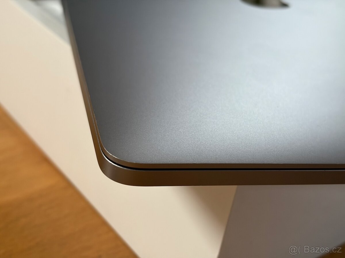 MacBook Pro M2 (16 GB RAM, 1 TB SSD) pěkný stav - 6