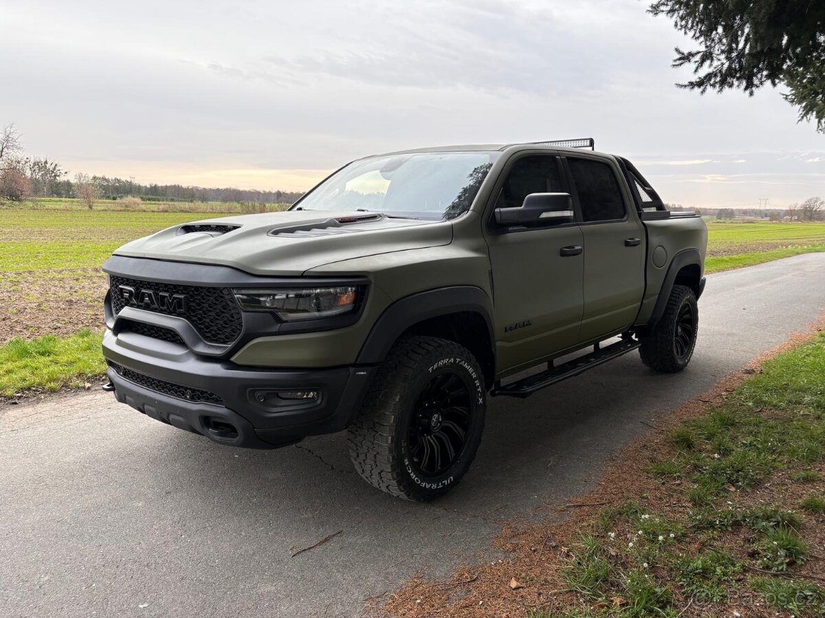 RAM 1500 5.7 hemi TRX body Kit - 6