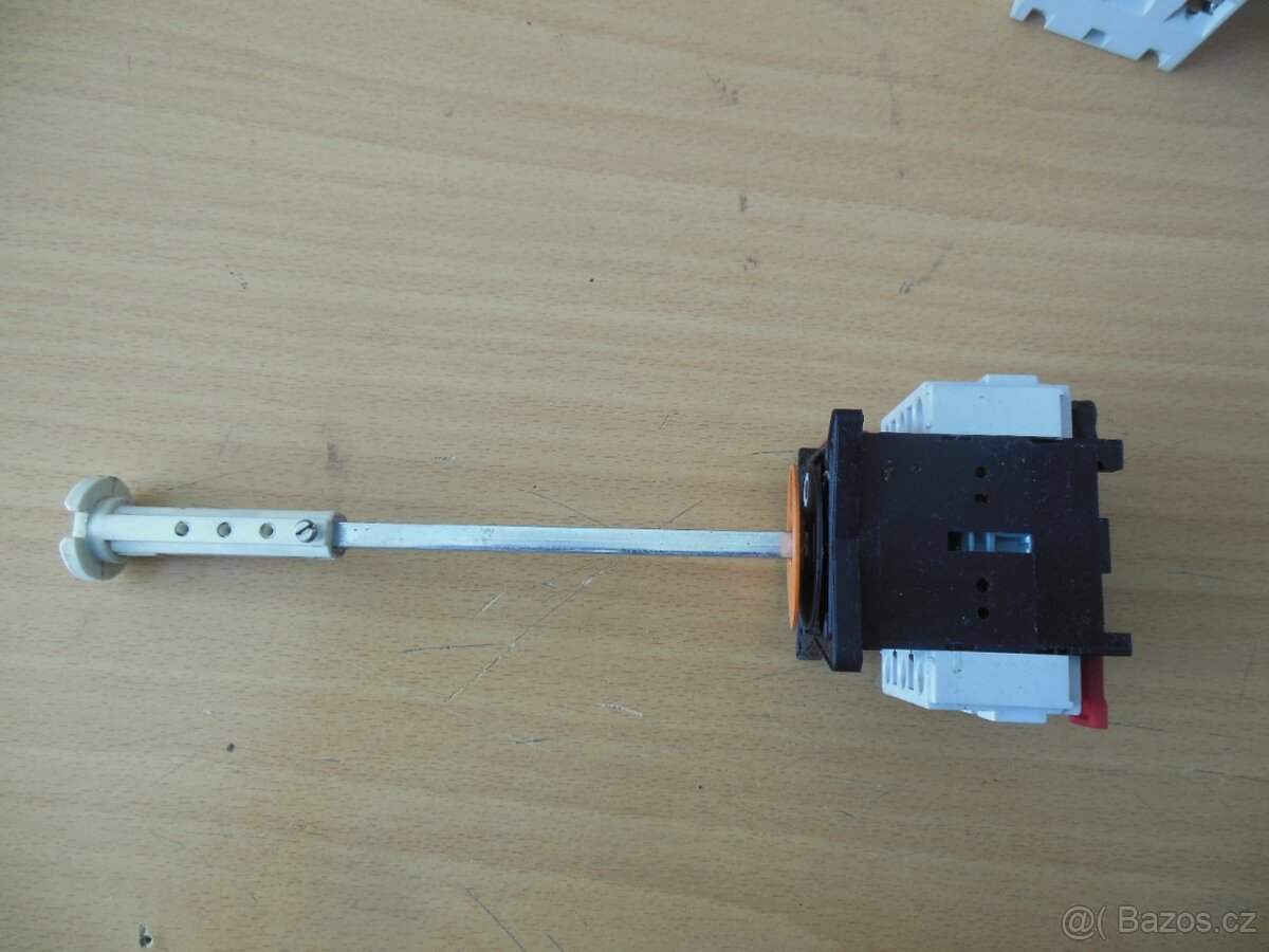 Vypínače CA 02 500G4 a IN8E1 337 - 6