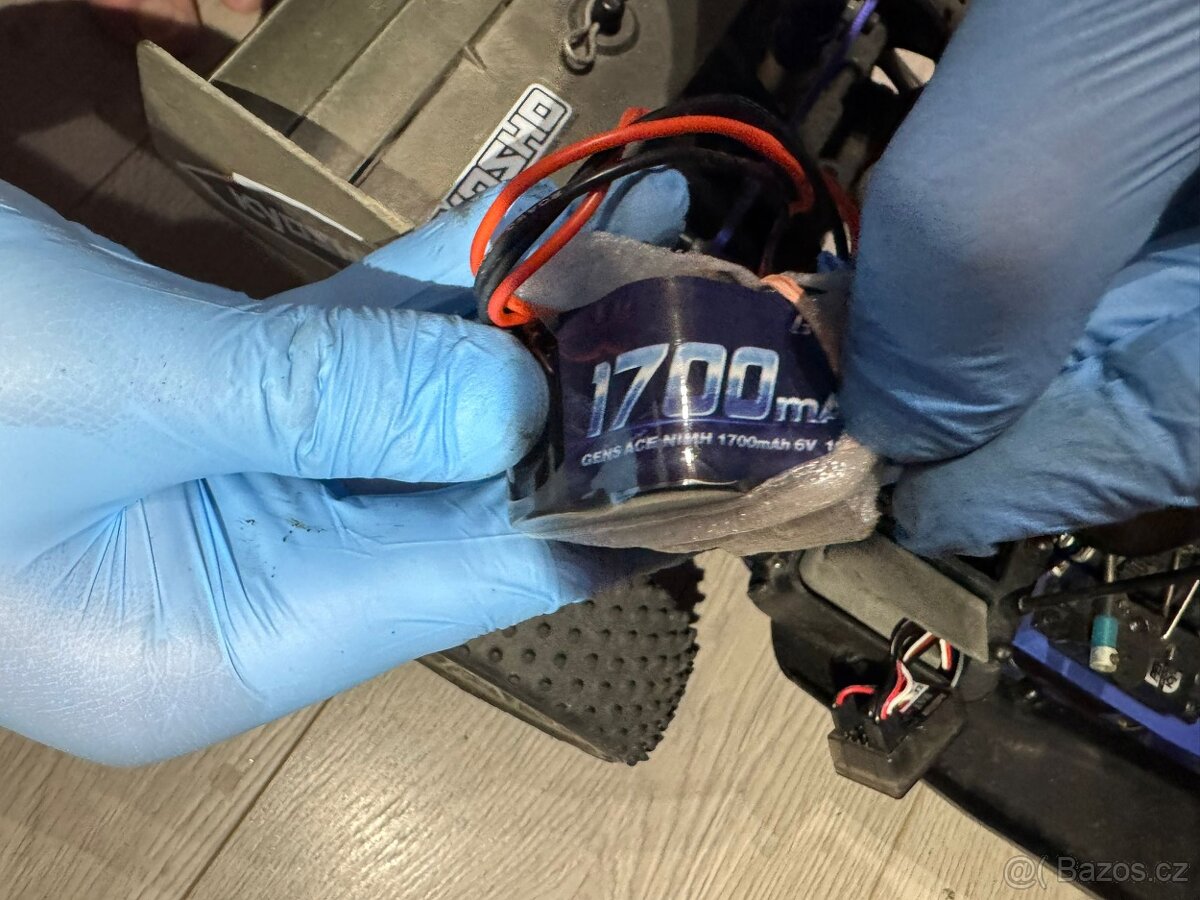 RC auto na benzín - 6