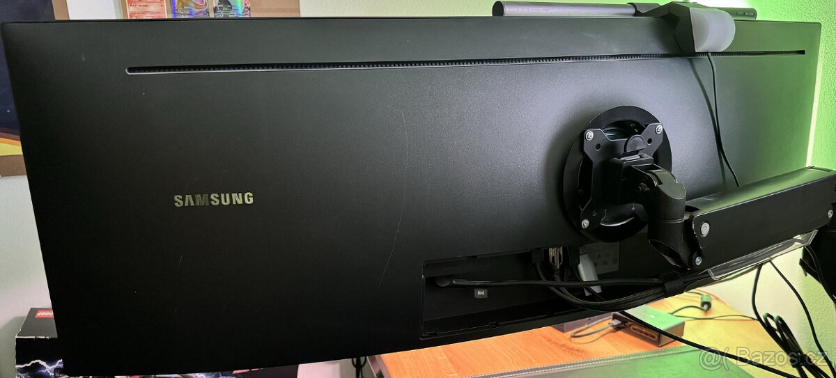 Samsung Odyssey CRG9 (49") – Ultrawide QLED - 6