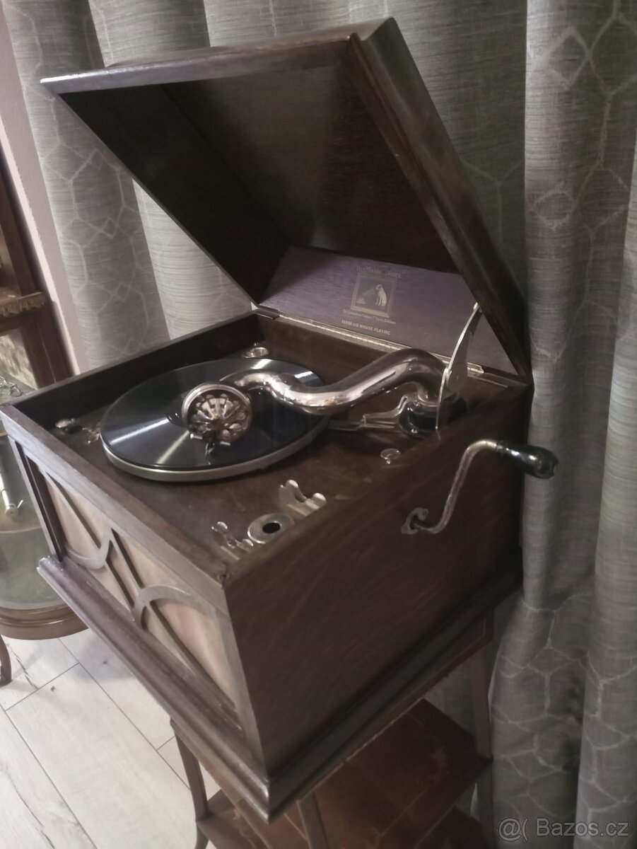Salónní gramofon His Masters Voice - 6