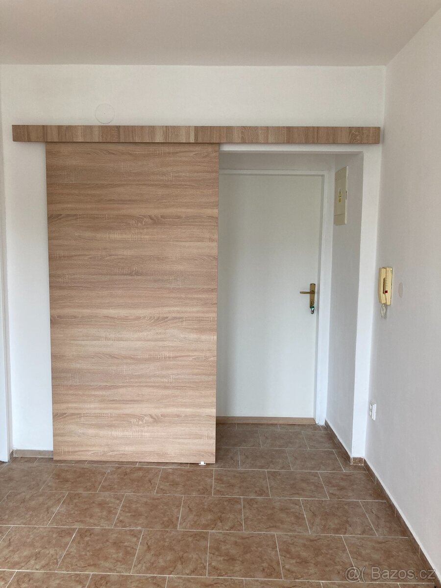 pronajmu garsonku v Hronově - 6