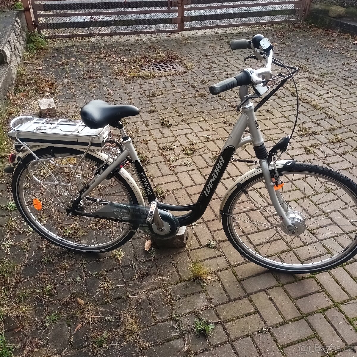 Dámské elektrokolo. - 6