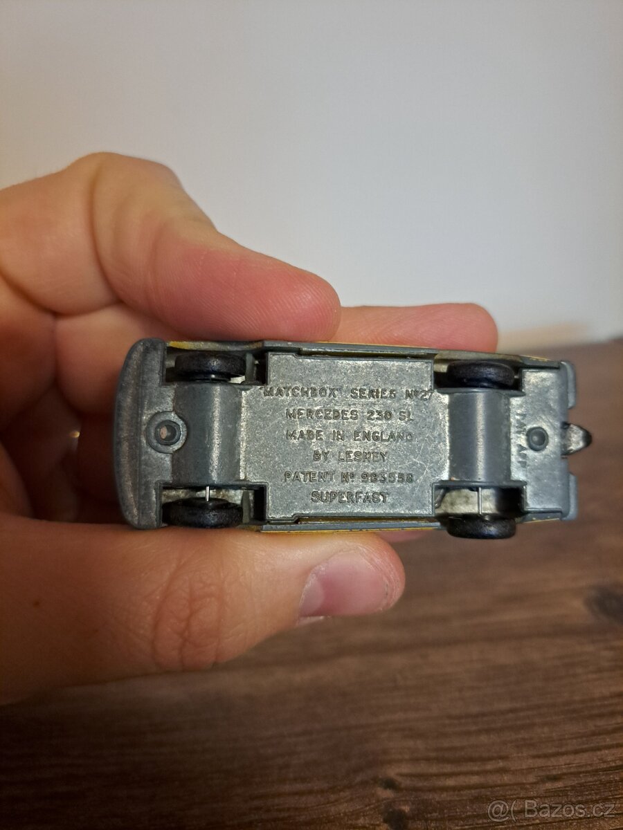 Model Matchbox series No 27 - Mercedes 230 SL - 6