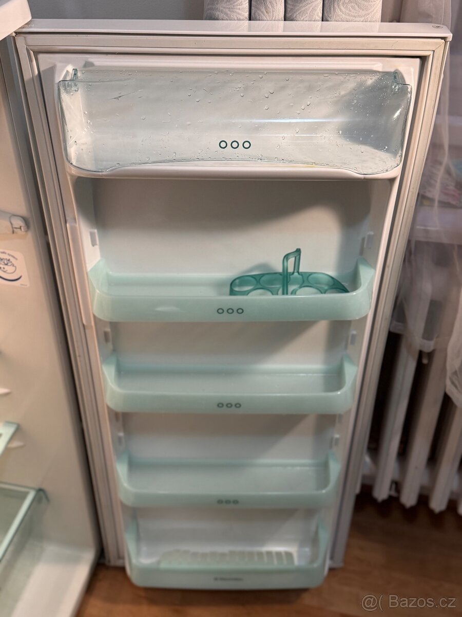 Lednice Electrolux ERC 2443 - 6