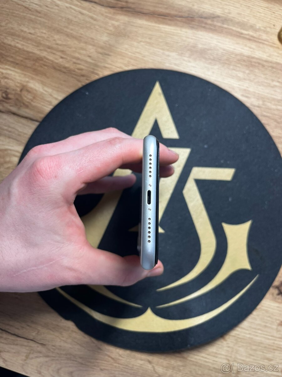 iPhone 11 - 64 GB - 100% bateri - 6