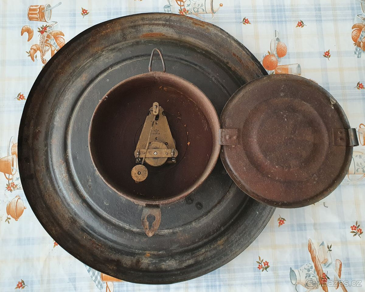 Starožitné hodiny, dvoje různé - 6