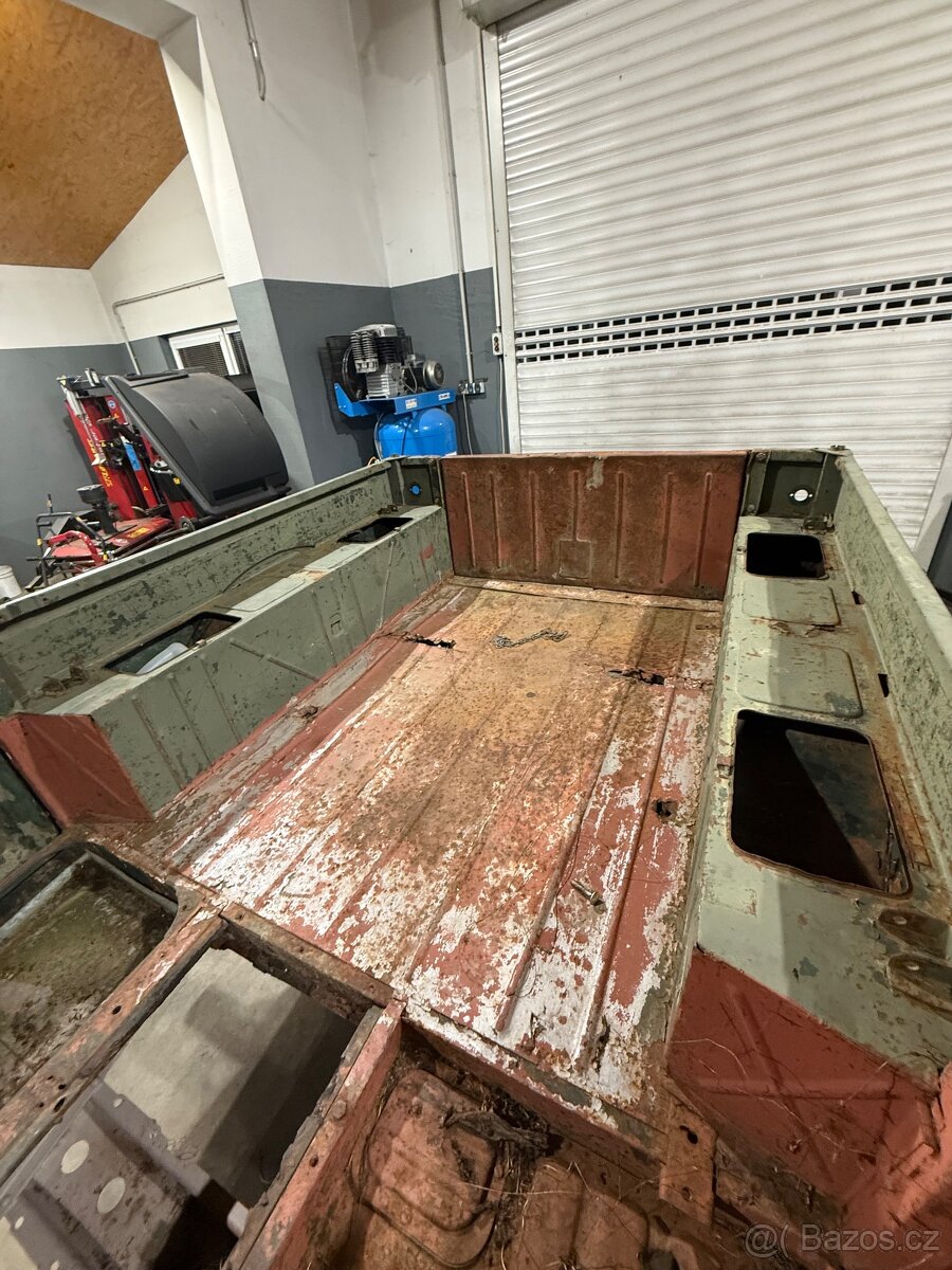 Predám zosilneny rám GAZ 69 A karosériu - 6