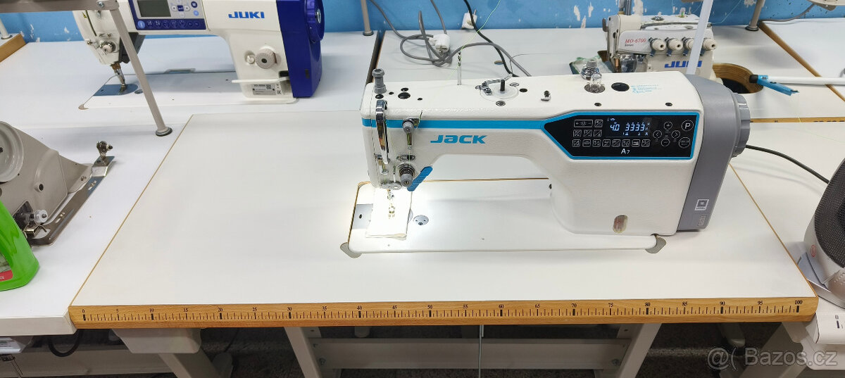 Průmyslový automatický šicí stroj Jack A7 - 6