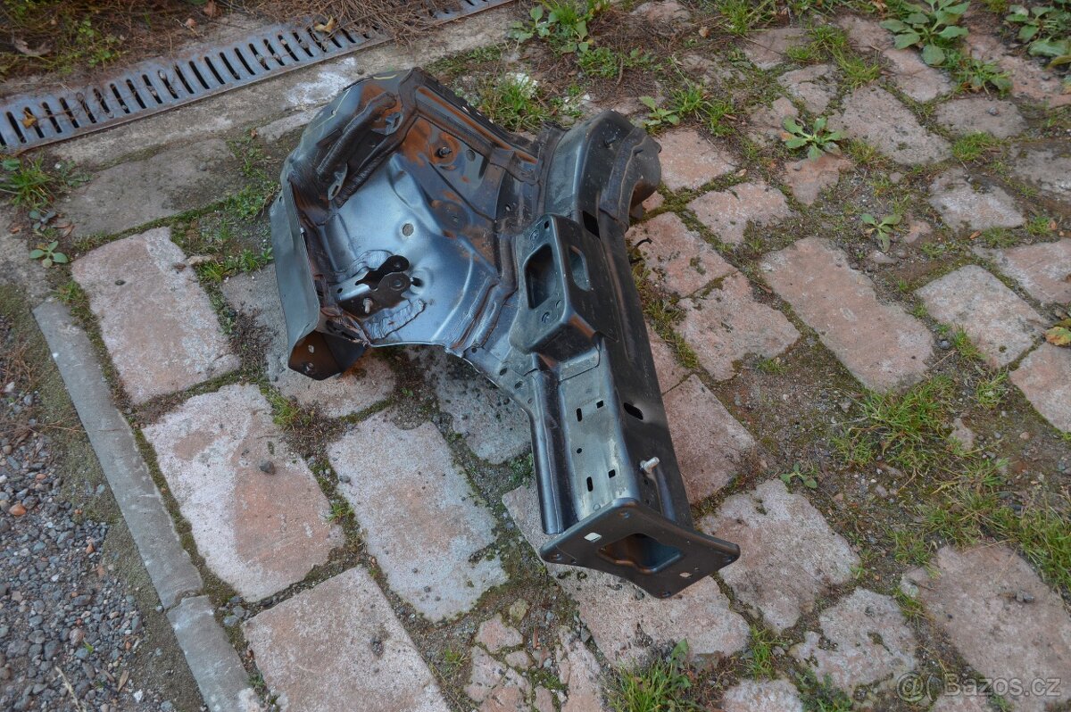 Levá přední čtvrtka pravý nosník Octavia IV - 6