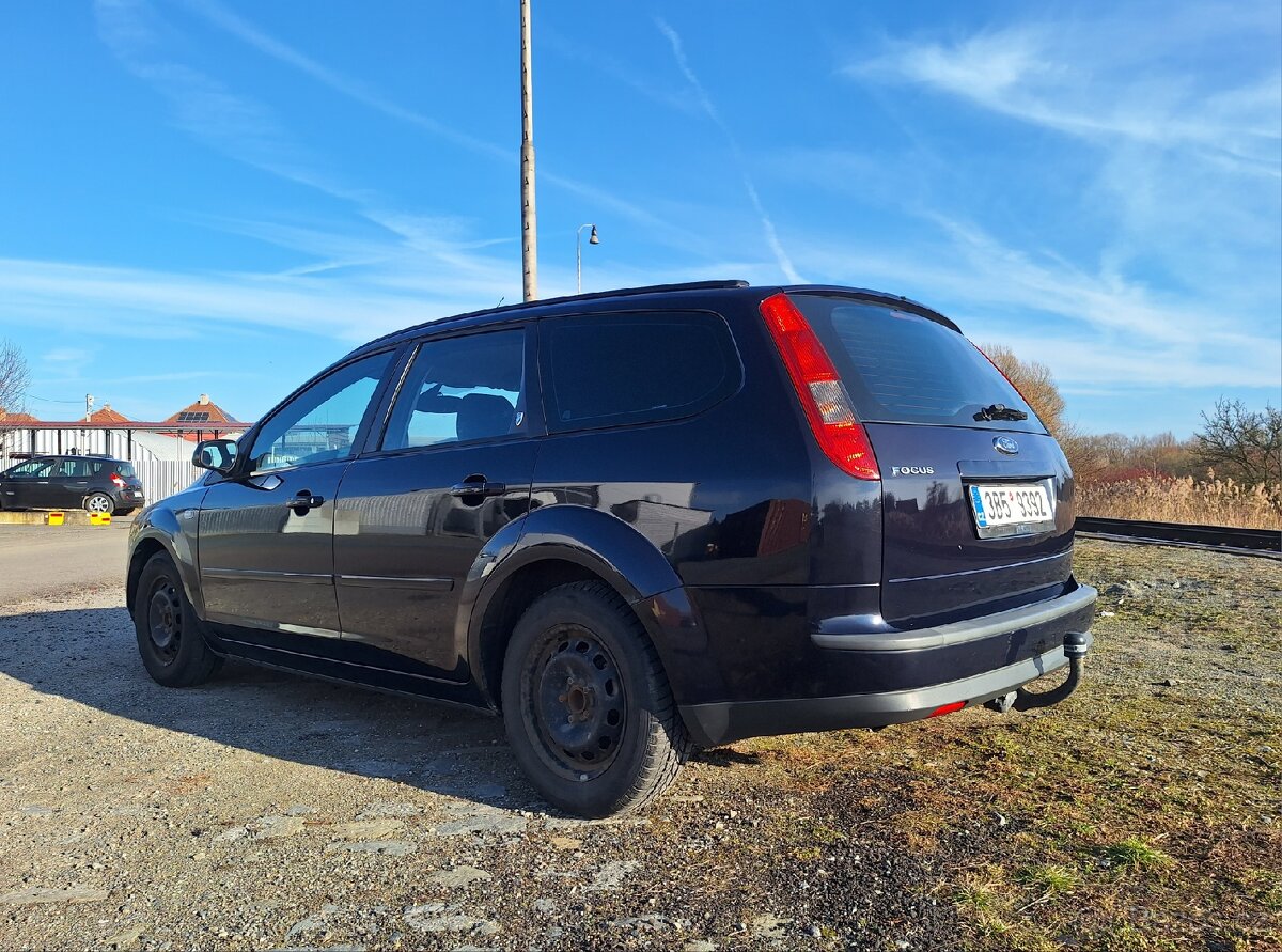 Ford Focus mk2 Ghia 1.6 benzín 74kw - 6