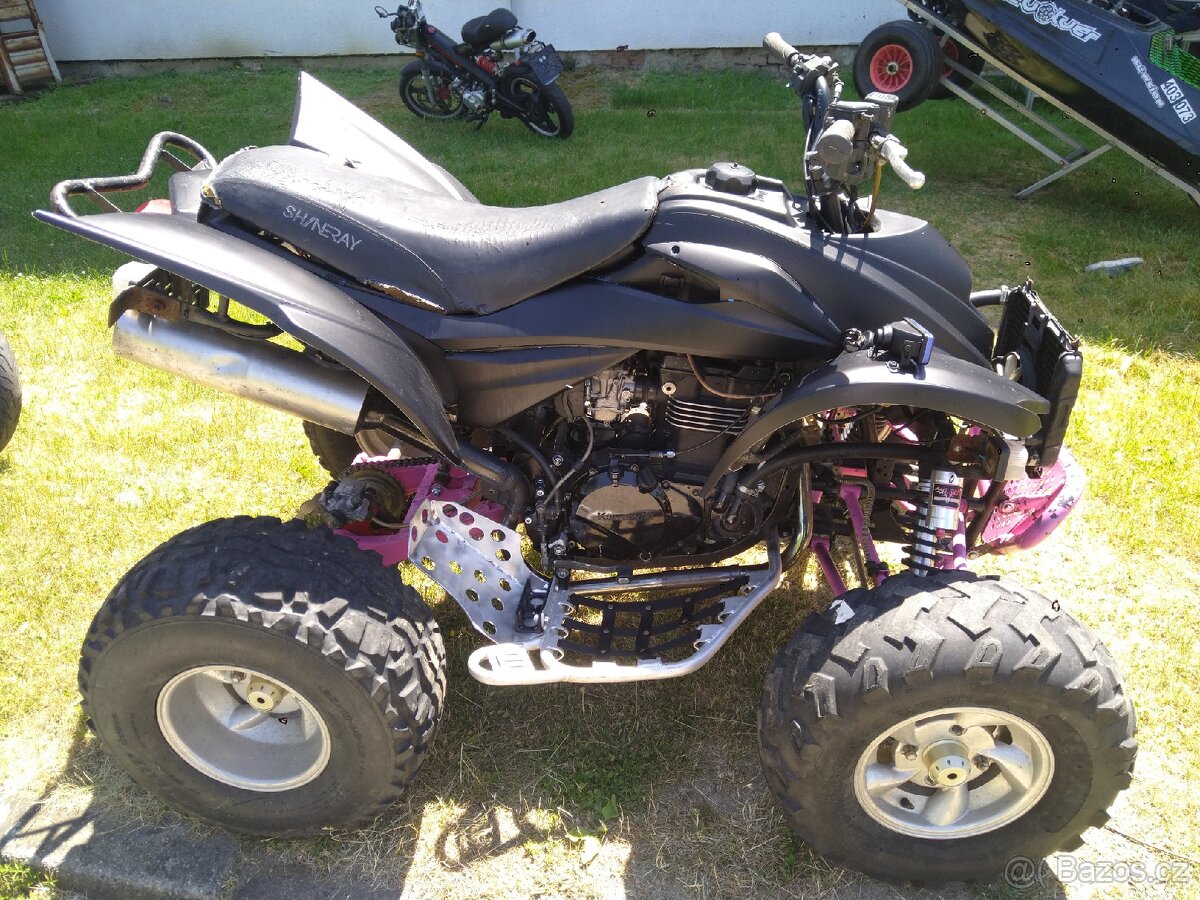 Čtyřkolka s motorem Kawasaki GPZ500 - 6