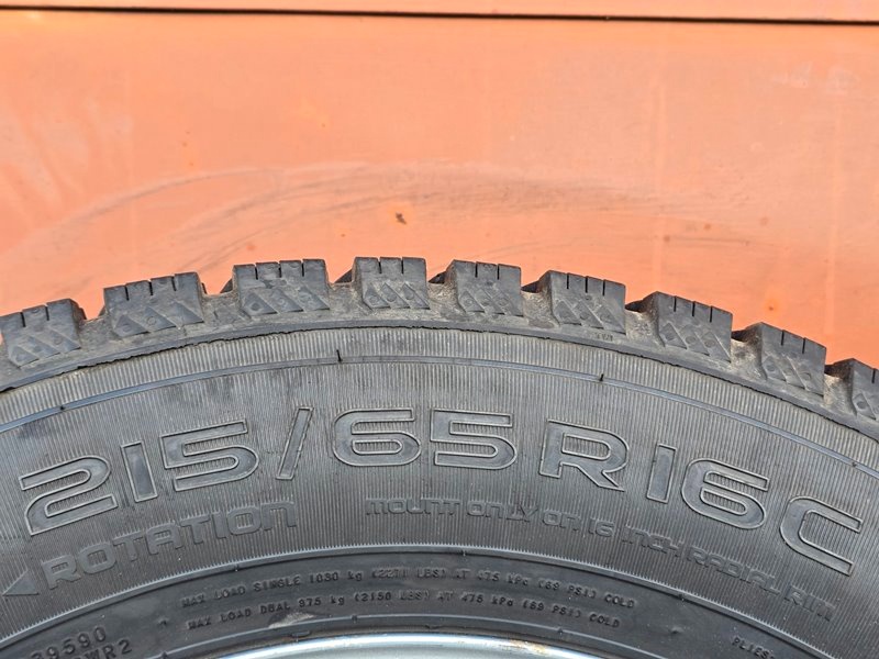 Zimní Nokian 215/65/16C - 6
