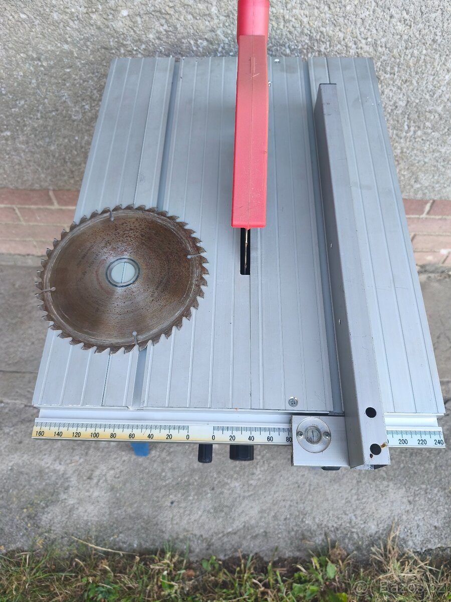 Prodám stolní kotoučovou pilu CMI RTS 250 -HLINÍKOVÝ STŮL. - 6