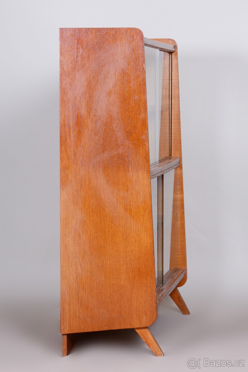 Knihovna - vitrína - č.2476 - 6