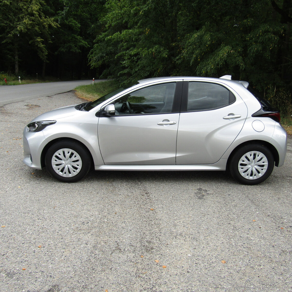Toyota Yaris, 1,0i 53kw, BENZÍN, 2022, NAJETO 38 049km - 6