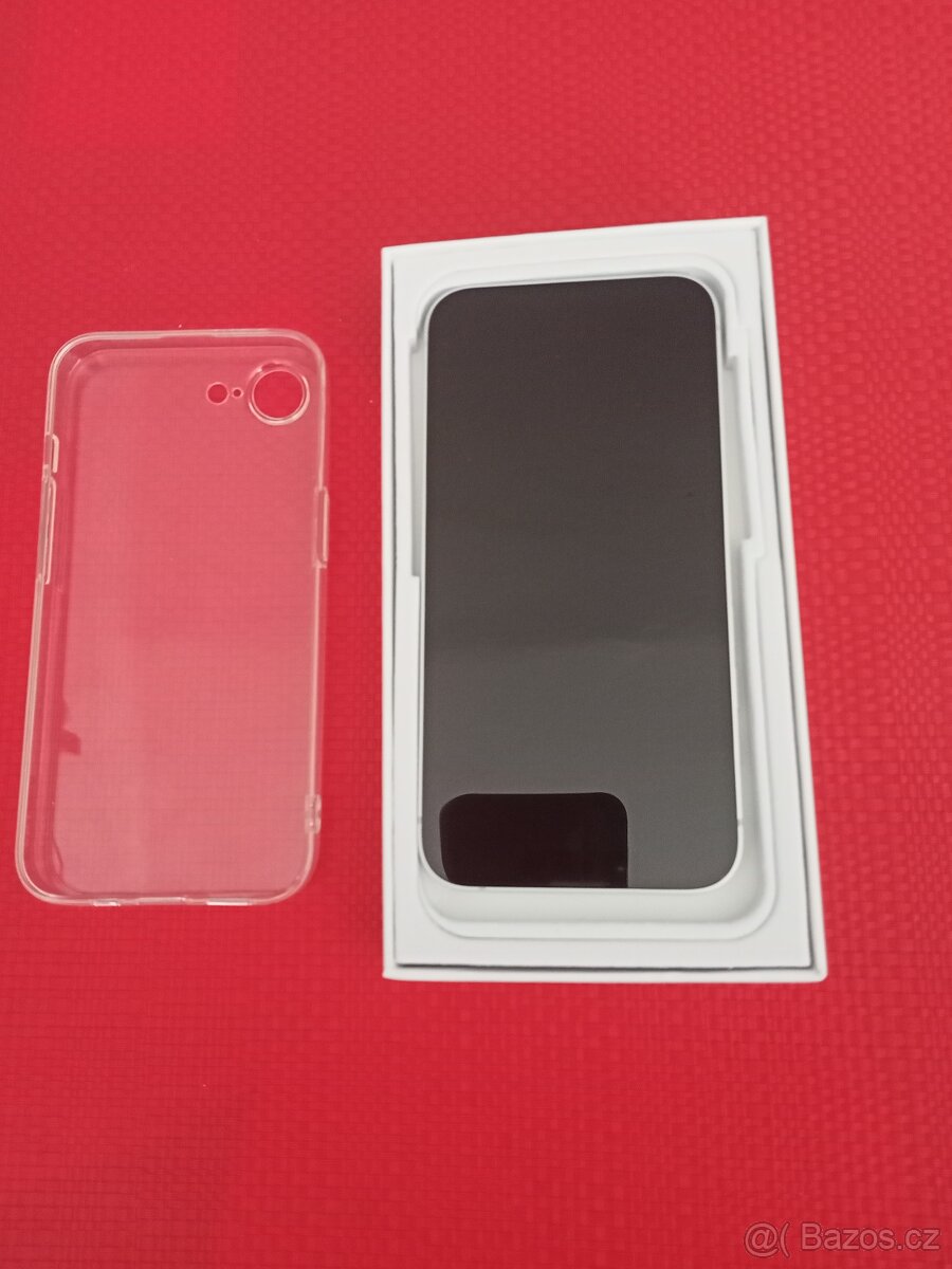 Prodám iPhone 16e E-sim - 6