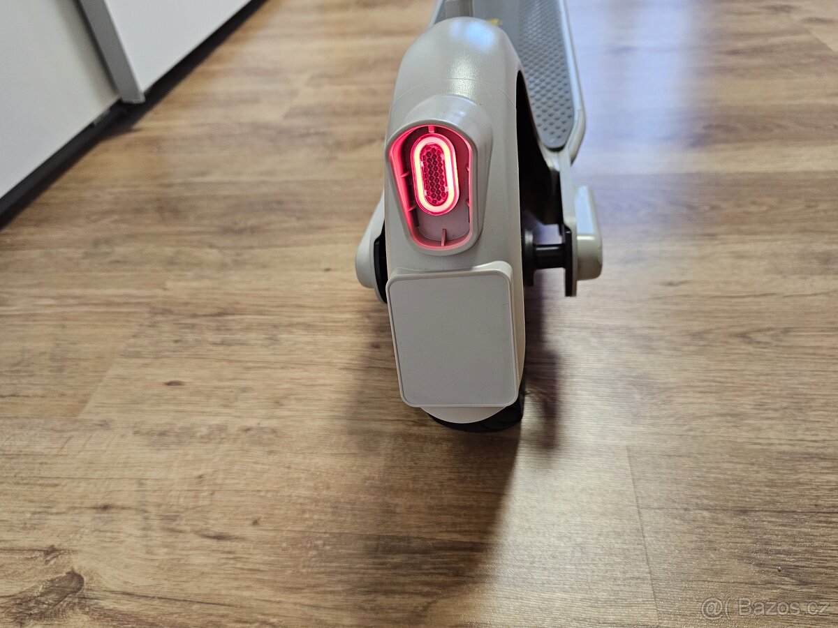 elektrická koloběžka Ninebot KickScooter MAX G30LE. - 6