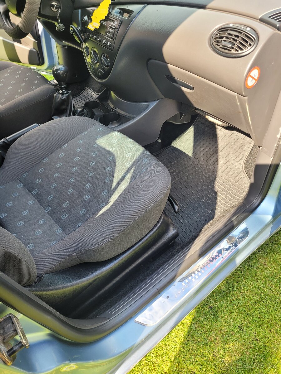 Prodam Ford focus combi 1.8.TDDI 66kw r.v 2005.Posledni výro - 6