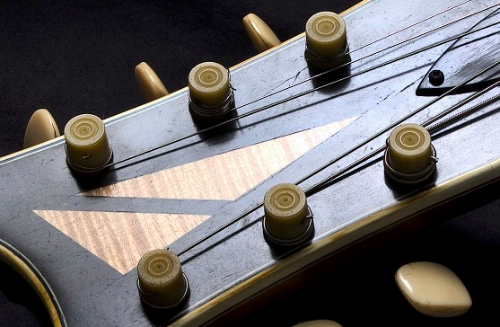 CREMONA originalna gitarova kobylka - 6