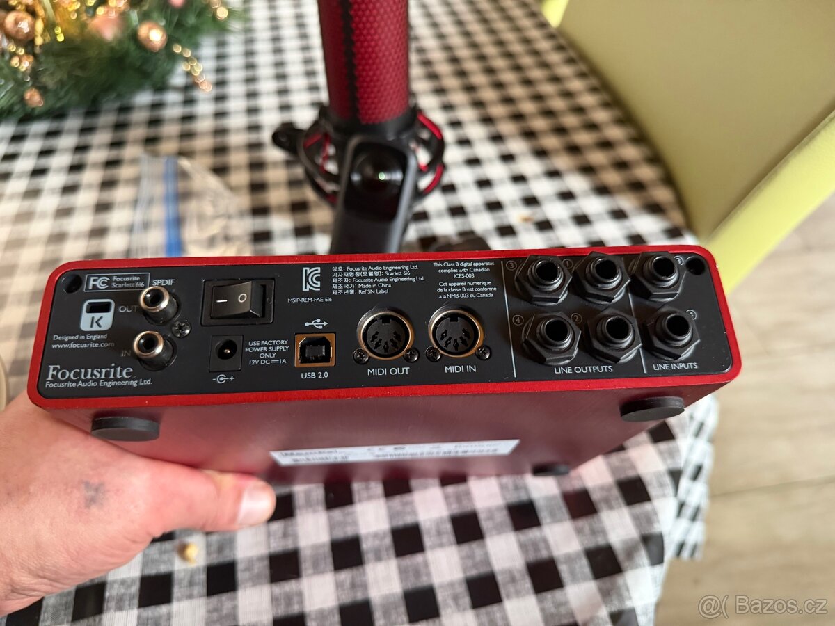 Studiový mikrofon a zesilovač - 6