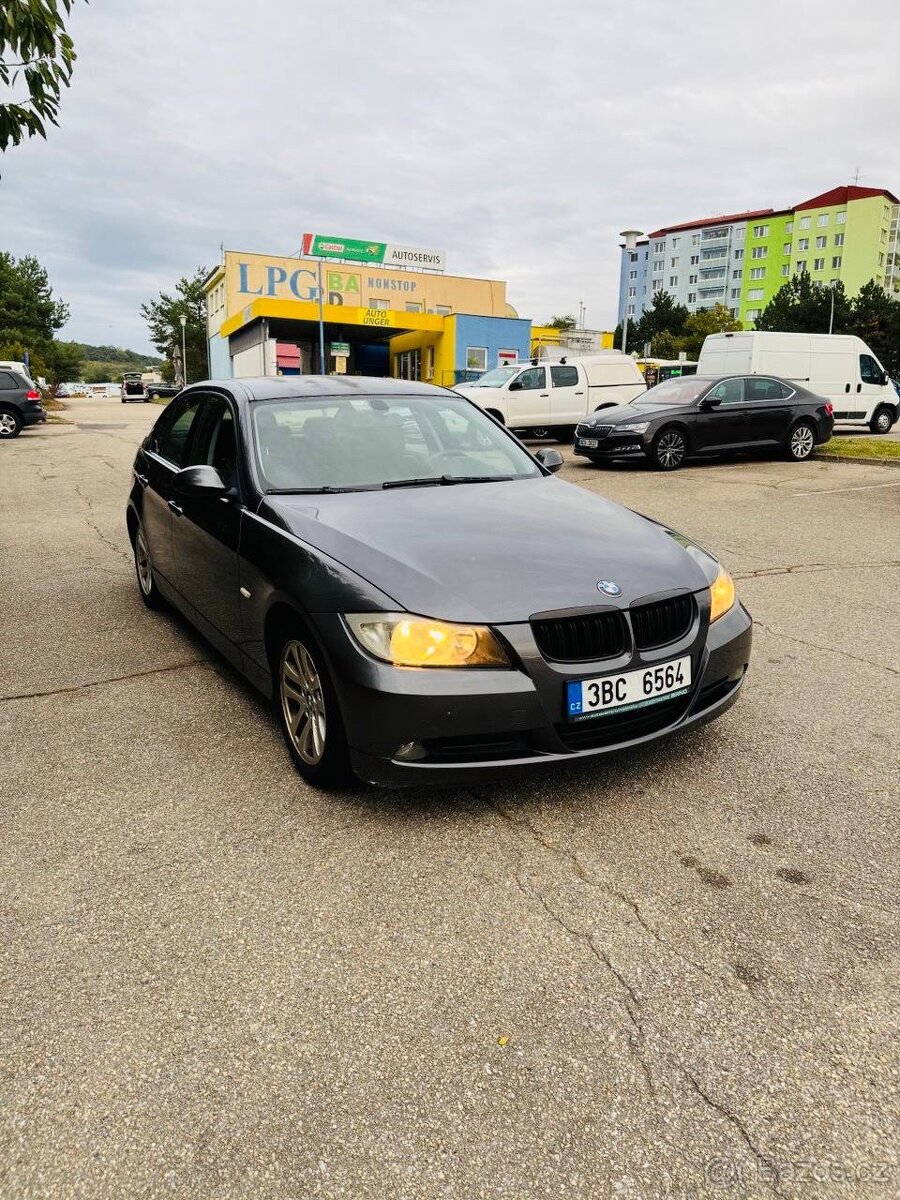 BMW 320d, r.v. 2007, 200 000 km, rozvody, nové STK - 6