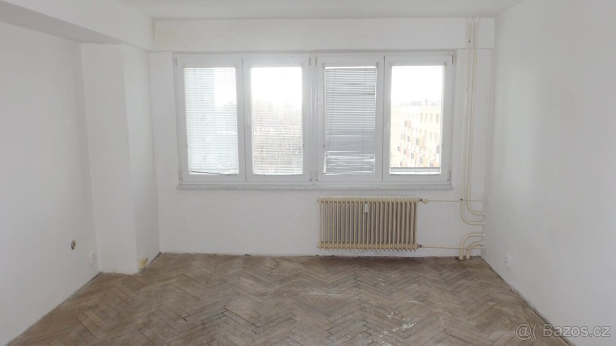 3+1 O.- Zábřeh, ul. Tylova, lodžie,17.000 Kč i s energiemi. - 6