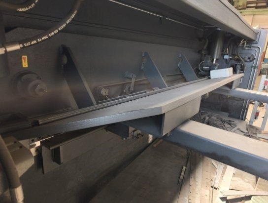 Prodávám Použité CNC tabulové nůžky HACO HSLX 3008, r. v. 20 - 6