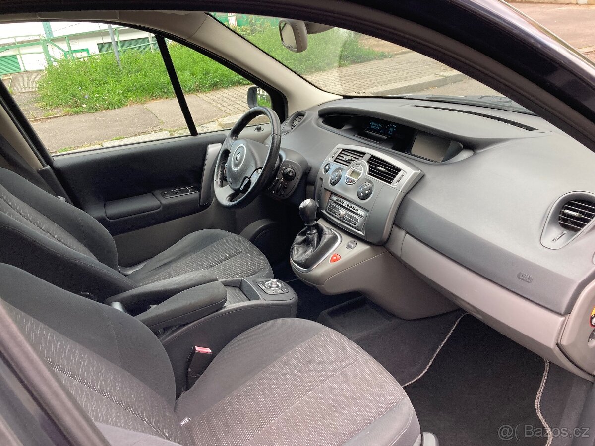 Renault Grand Scenic 2.0DCI 110 kW - 6