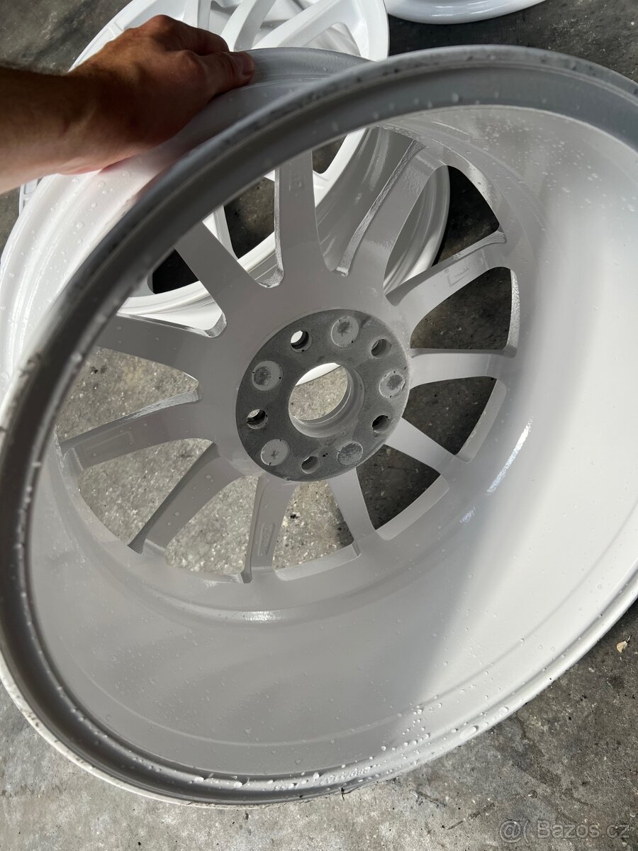 TOORA COMPETIZIONE 8x17 5x114,3 - 6