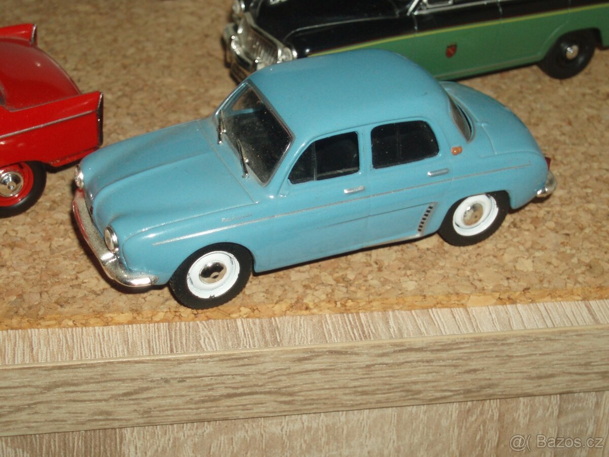 Modely aut - tatra 603,mercedes benz w 110,peugoet 404,renau - 6