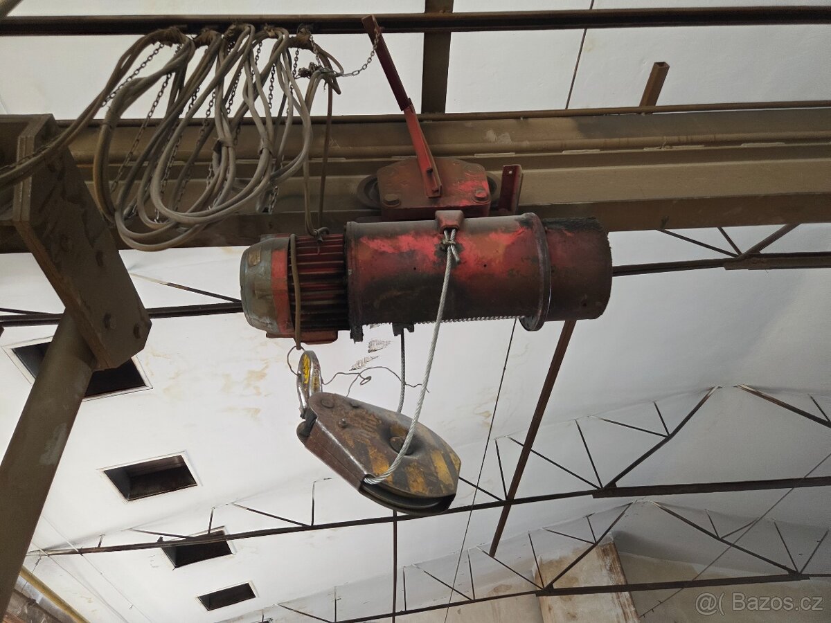 Portálový jeřáb 2t - 6