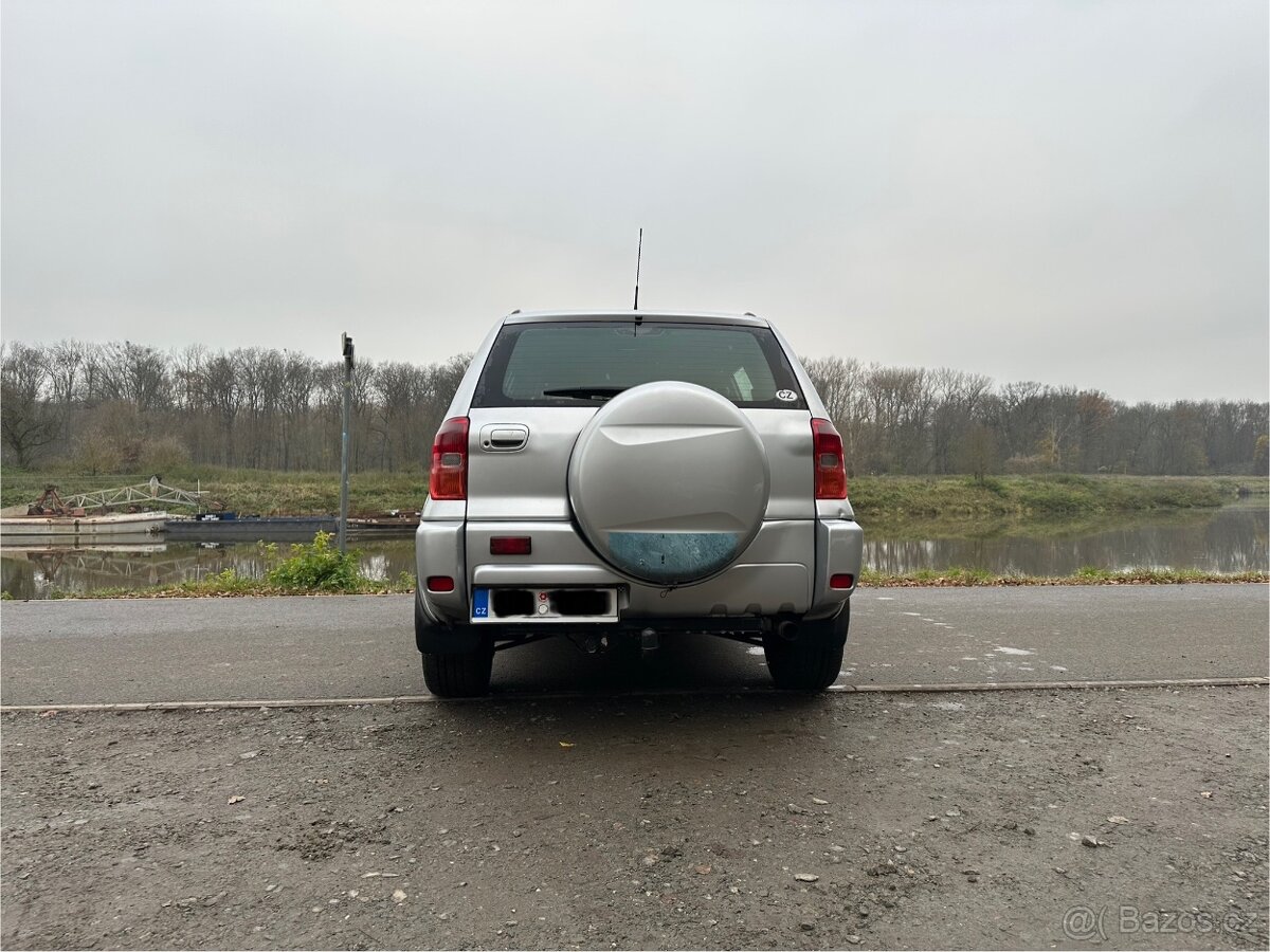 TOYOTA Rav4 2.0 D4D 4x4 Zachovalá - 6