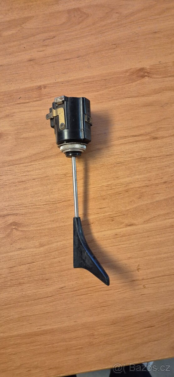 vypinace 3 druhy skoda 1000 MB a jine - 6