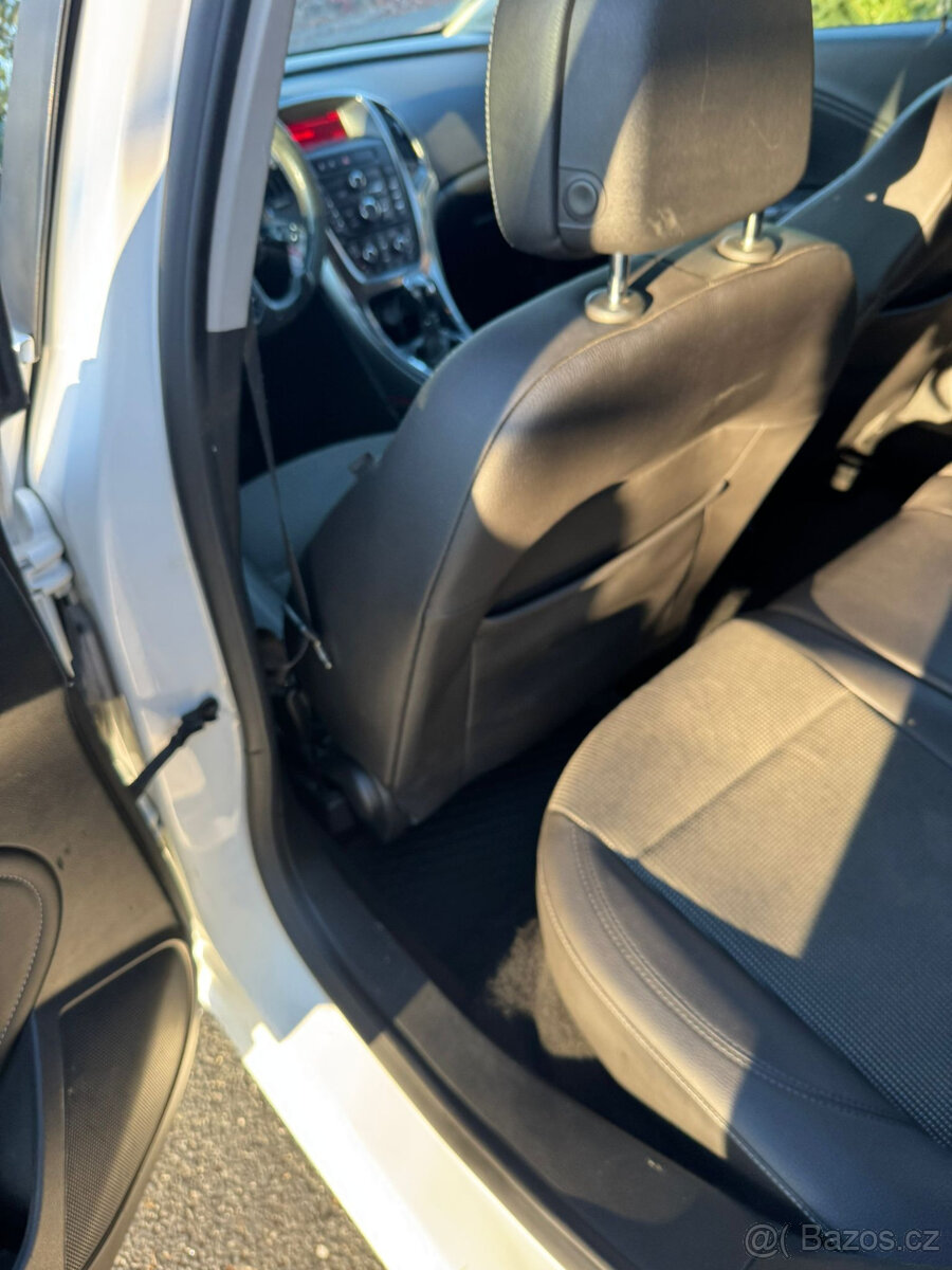 Opel Astra, 2.0D sport tourer - 6