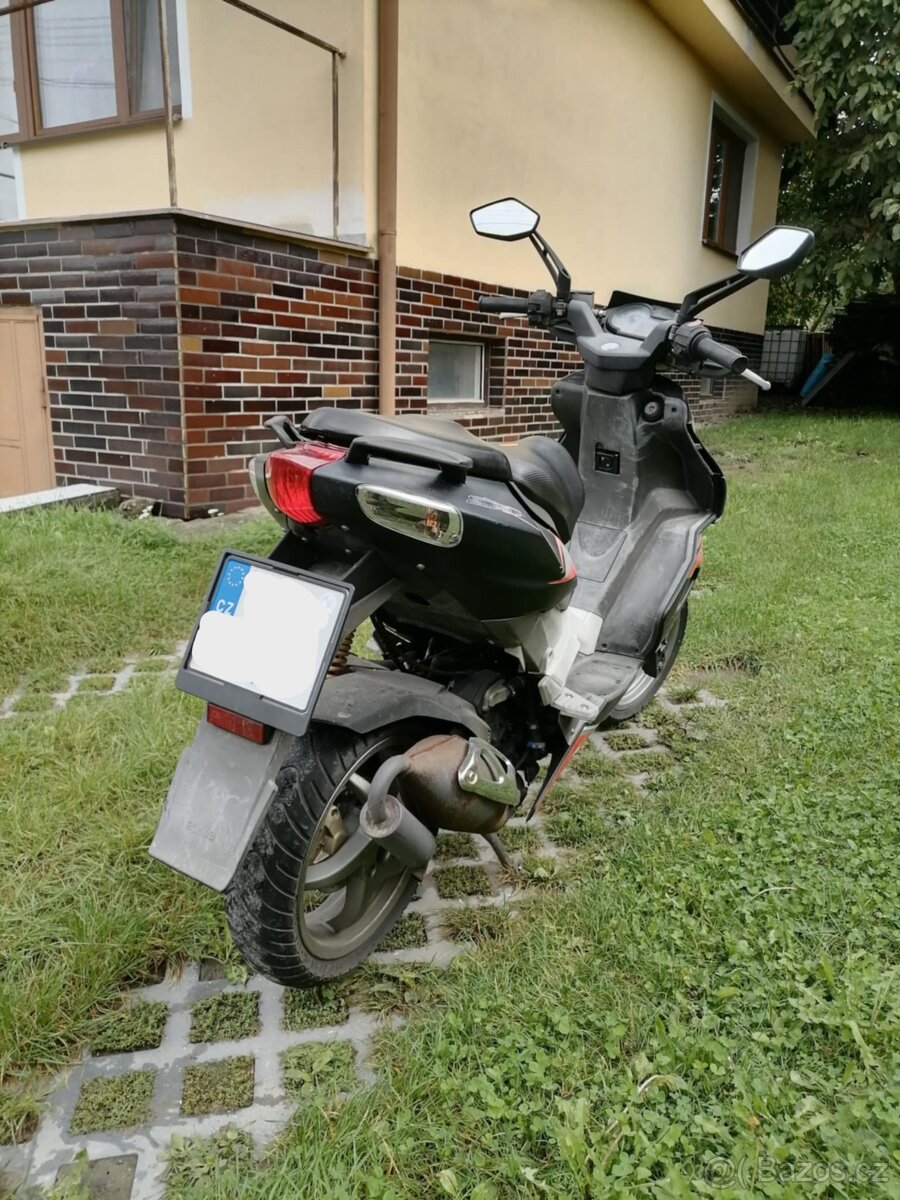 Skútr Aprilia - 6