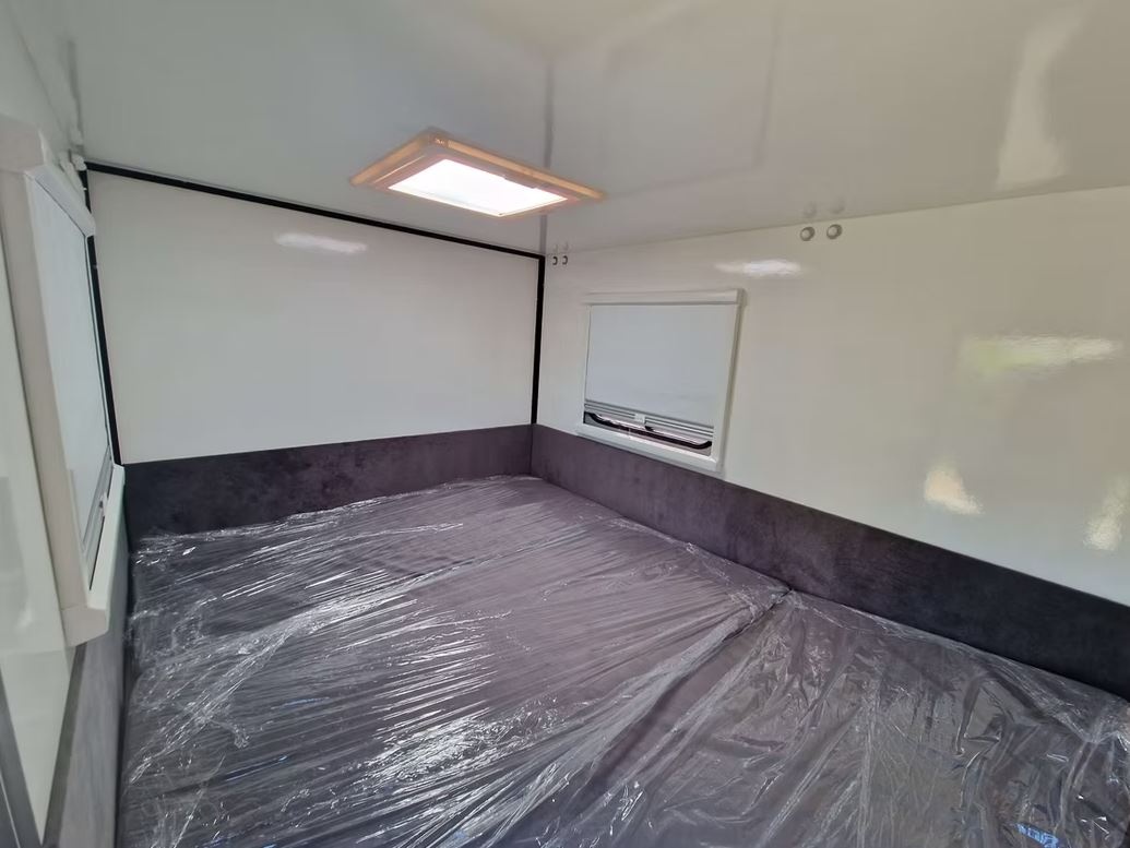 Karavany Everest Off-Road MT Camp - 6