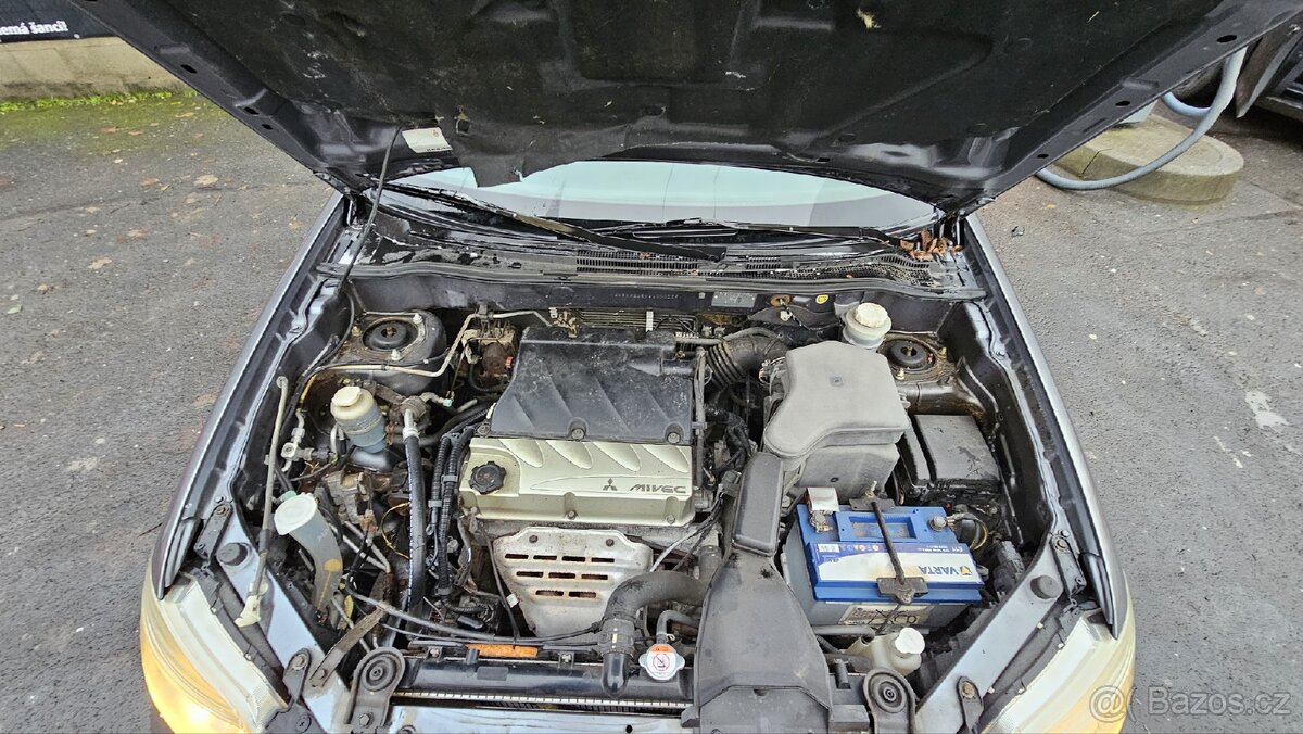 Prodám 4x4 MITSUBISHI OUTLANDER 2,4 benzín - 2003 - 6