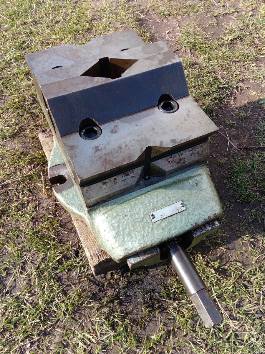 Strojní svěrák prizmatický - 6