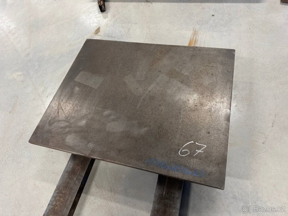 Litinová deska , svařovací - upínací - rovnací stůl -více ks - 6