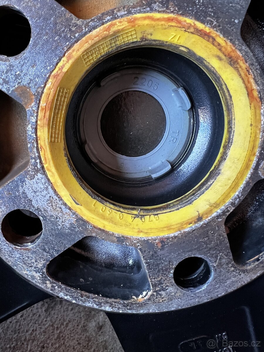 5x115 Alutec R16 215/70 zimní - 6