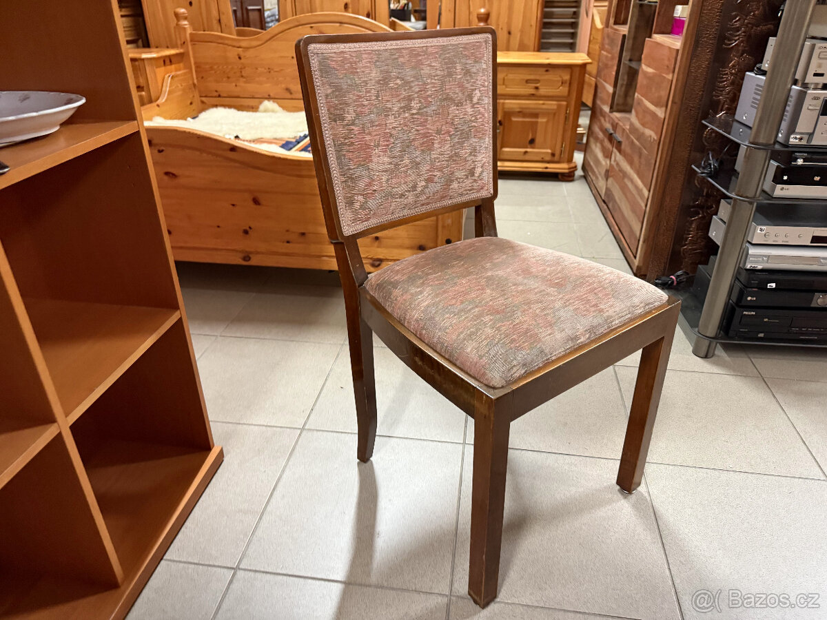 Rozkládací jídelní oválný stůl a čtyři židle - 6