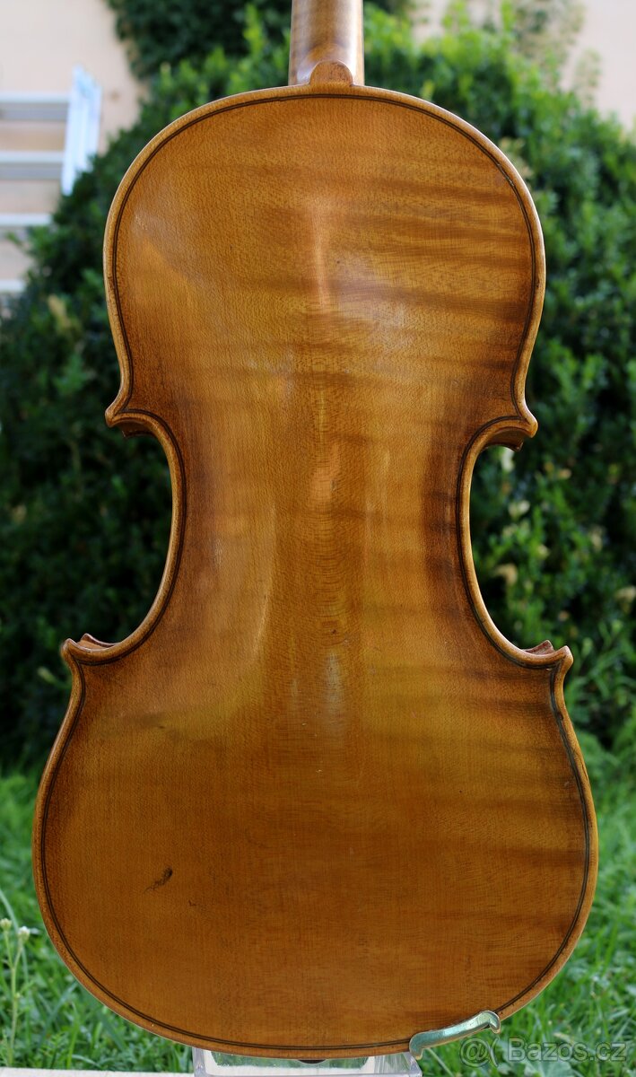Staré housle s silným zvukem - 6