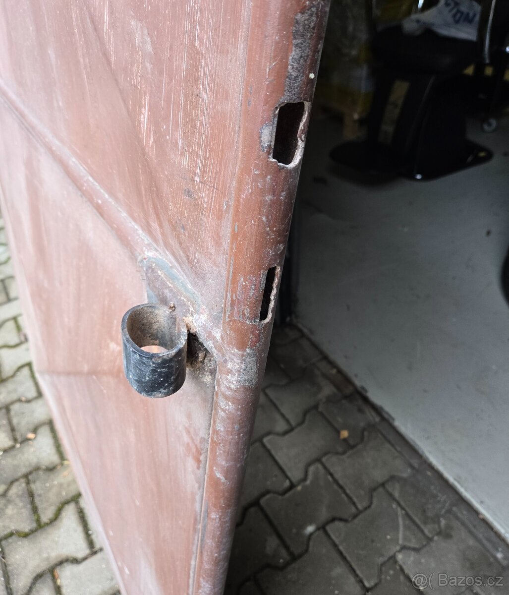 Plechová vrata dvoukřídlá - 6