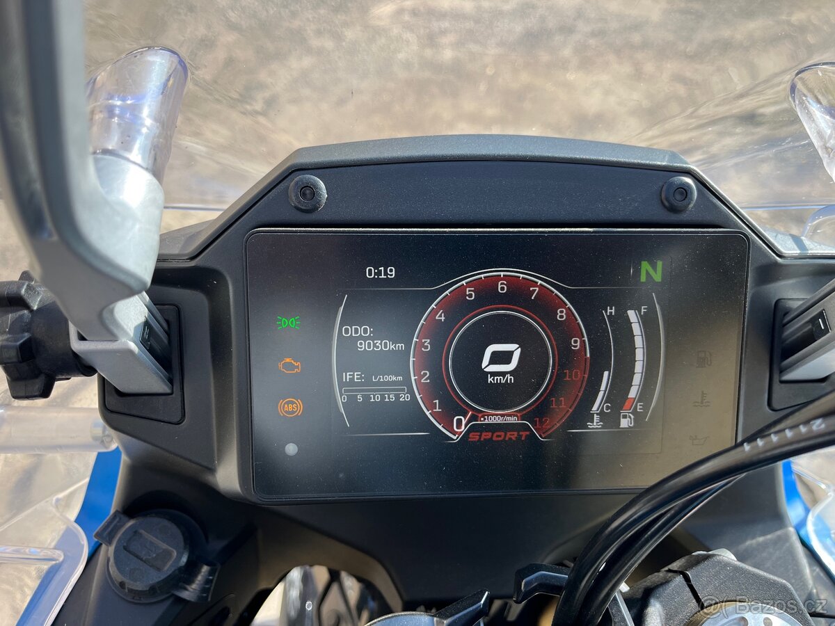 Prodám CF MOTO 650 MT - 6