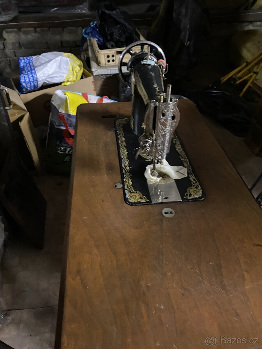 Šlapací šicí stroj - 6