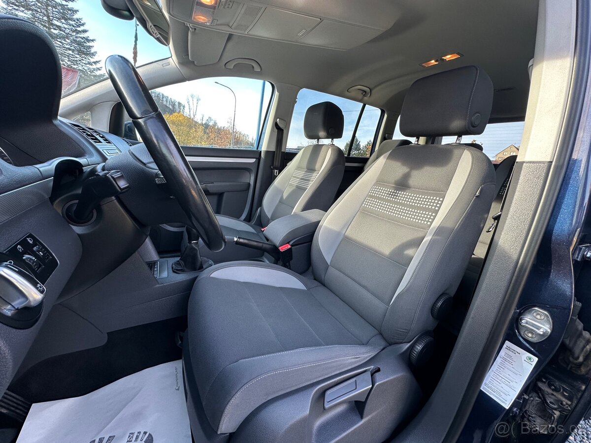 Vw Touran Life TSI 7místné TOP STAV - 6