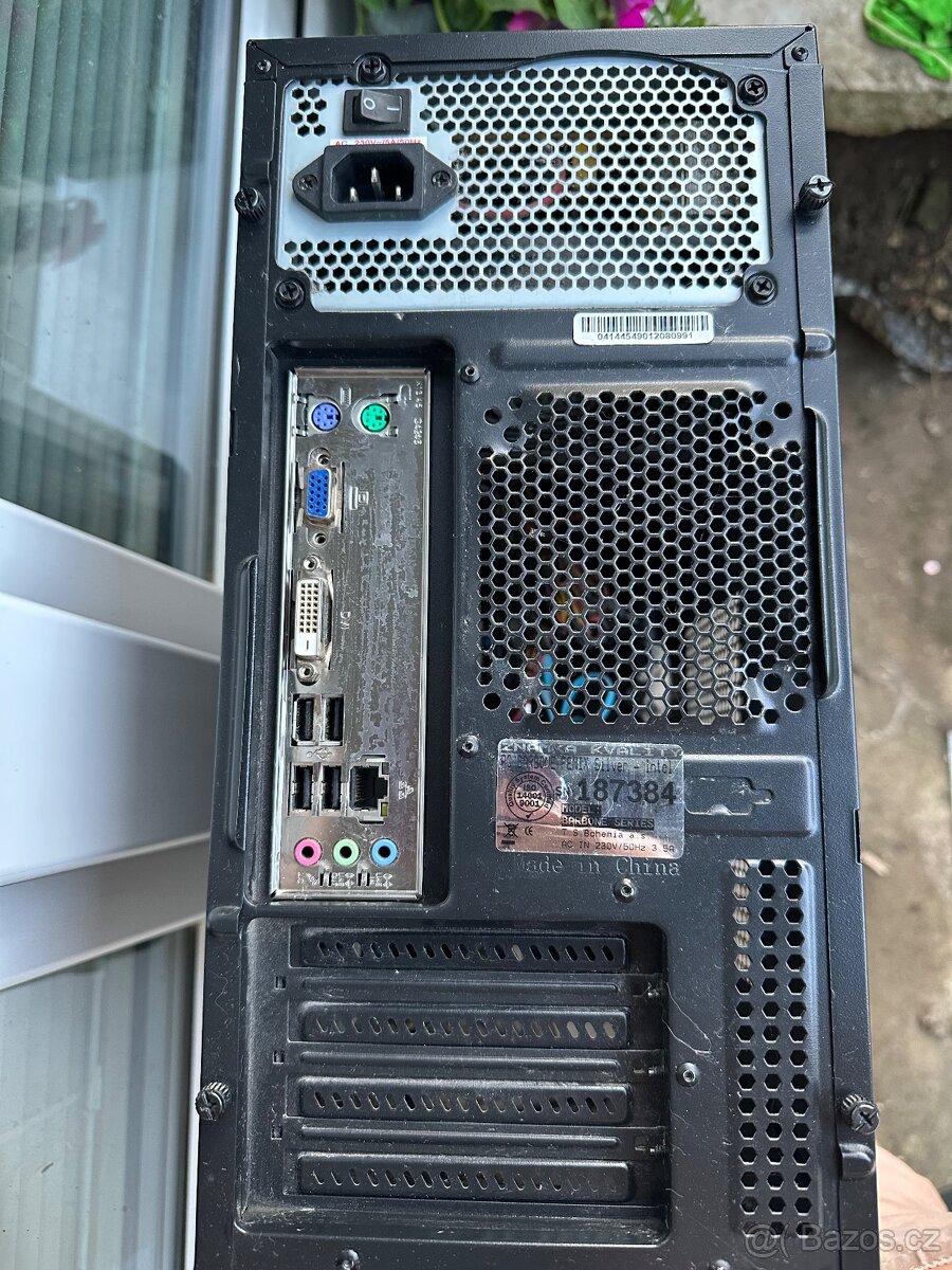 Set - počítač a monitor s příslušenstvím - 6